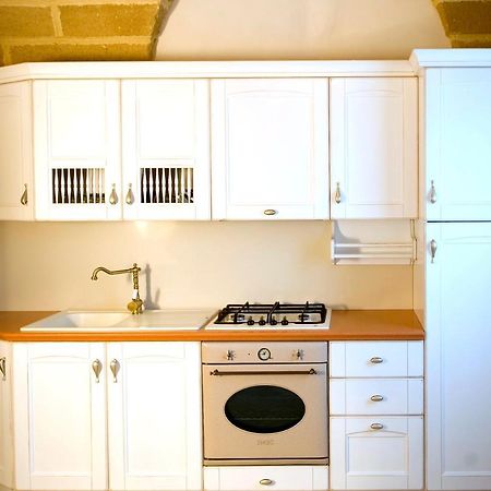 Beautiful Property In The Heart Of Gallipoli Exterior photo